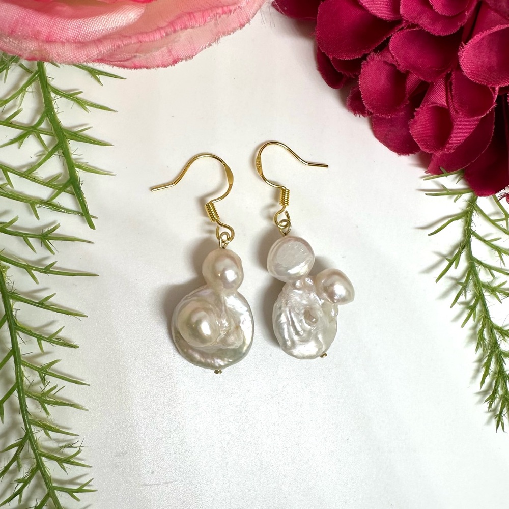 NEW⚜️Baroque Bubbly Pearl Drop Earrings - Picture 3 of 5